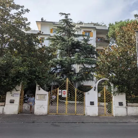 Отель La Deliziosa Flat With Pool & Terrace