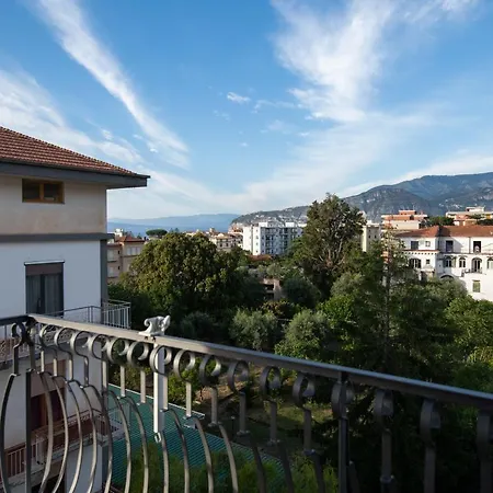 La Deliziosa Flat With Pool & Terrace فندق سورينتو